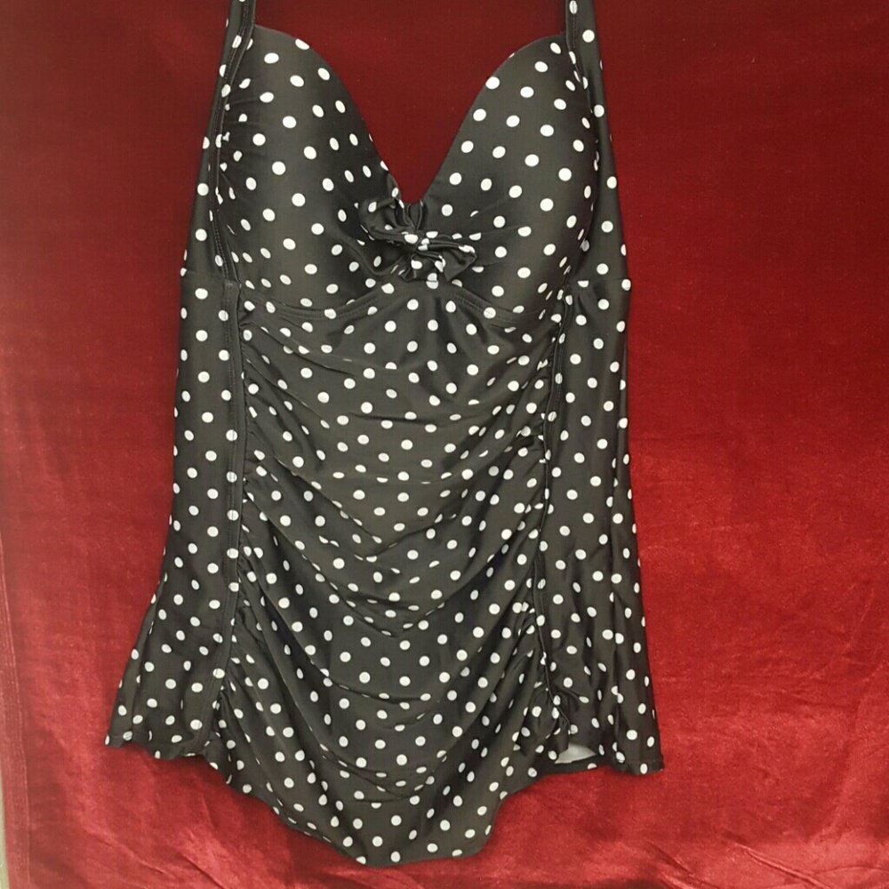 Pin up polka dot full piece swimsuit